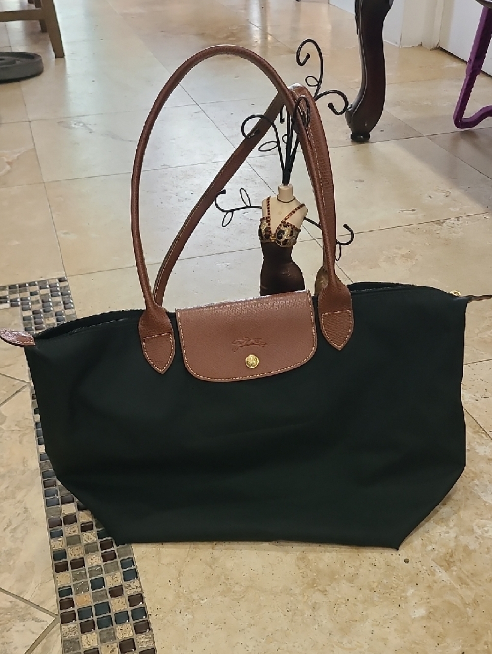 Longchamp Brown Pebbled Leather Snap Shoulder Bag with Gold-Tone Button - Picture 2 of 12